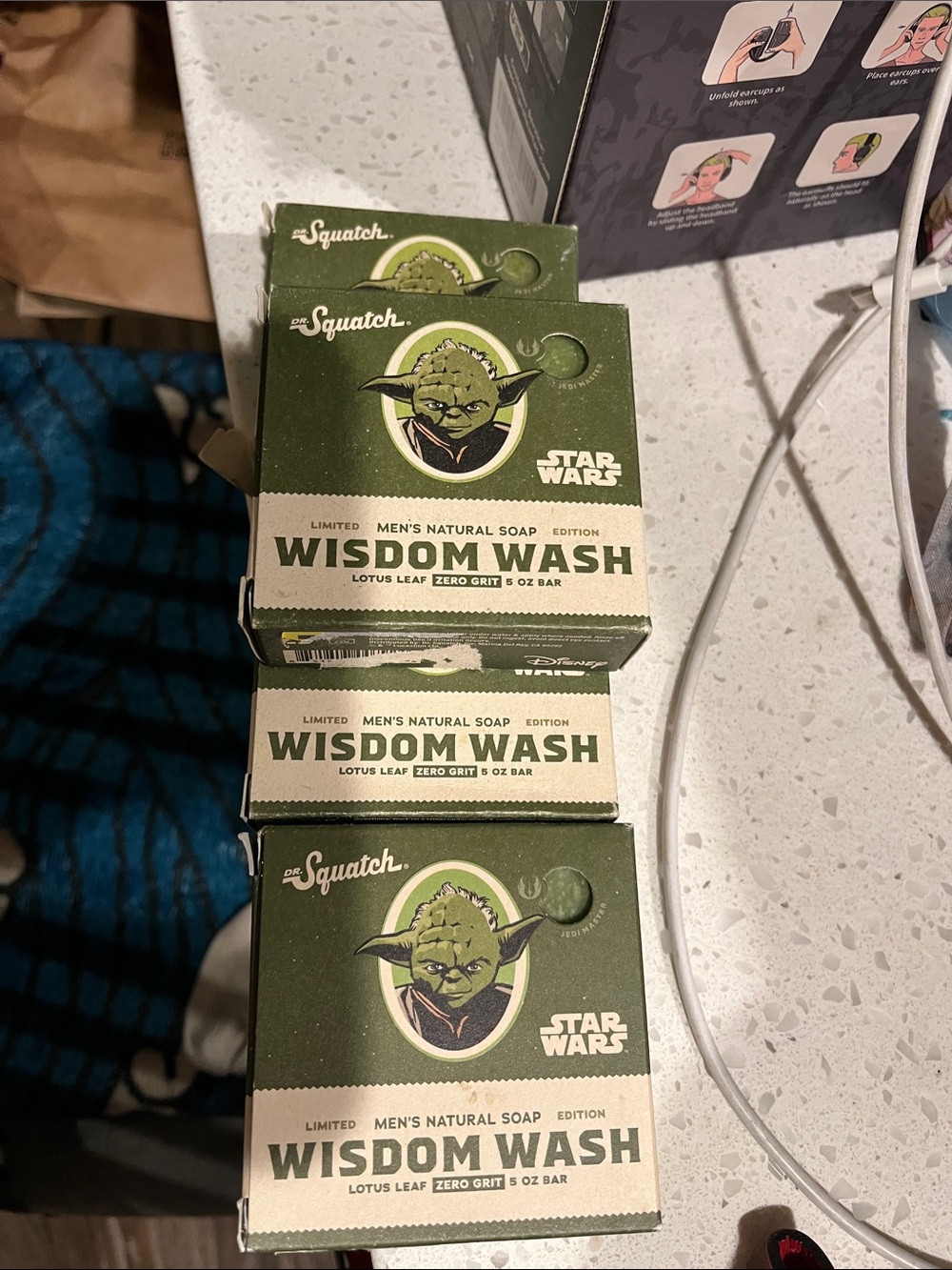Dr squatch Wisdom Wash Men's Natural Soap - Star Wars Yoda Design - Green